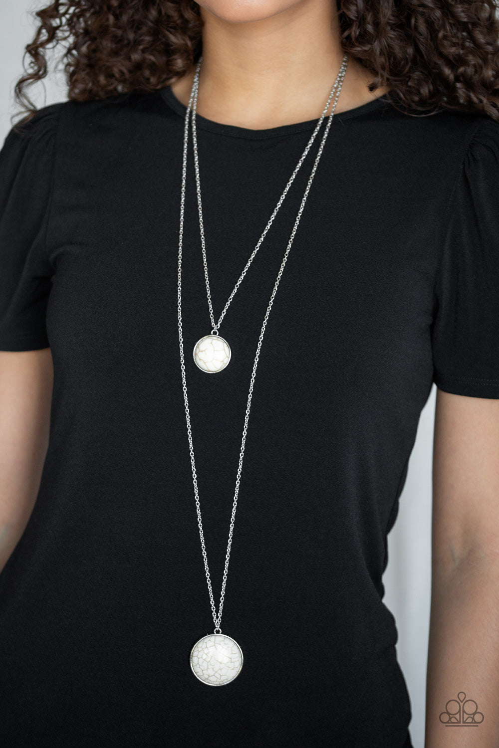 DESERT MEDALLIONS WHITE NECKLACE