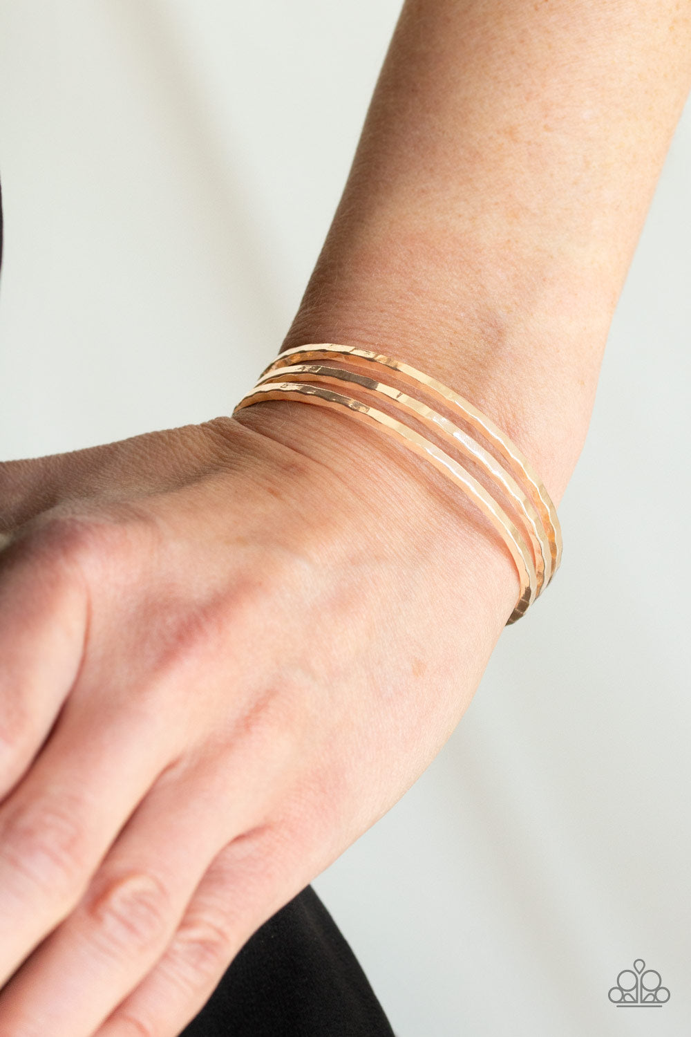 A MEAN GLEAM GOLD BRACELET